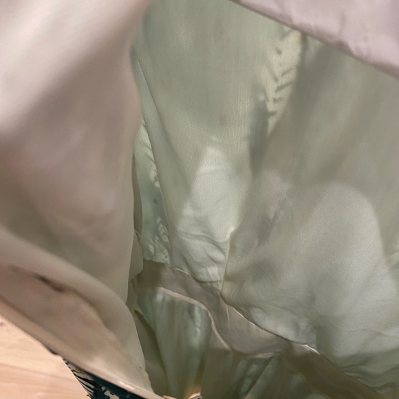 Aqua Green and White Leaf Pattern Dress - Picture 9 of 11